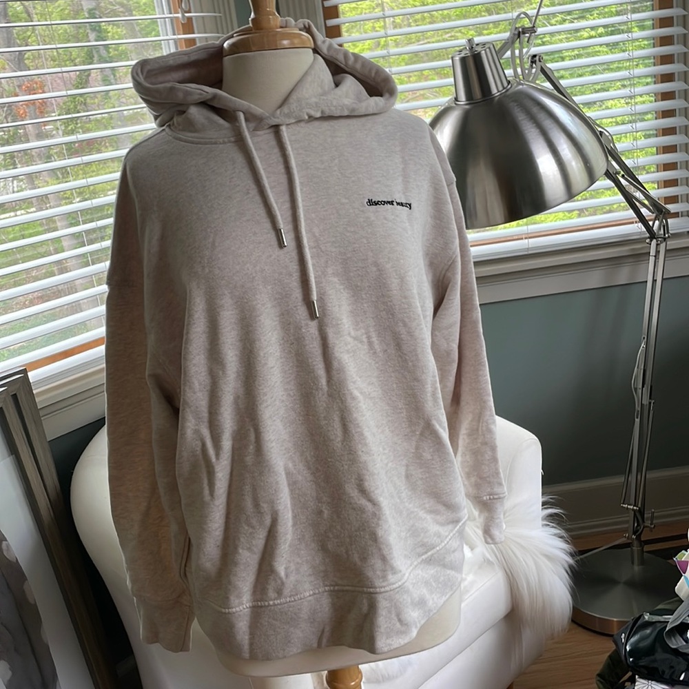 H&M “Discover Beauty” Sweatshirt